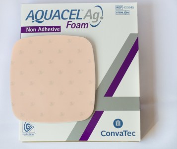 replant_convatec_Aquacel_Ag_Foam_nem_tapado29